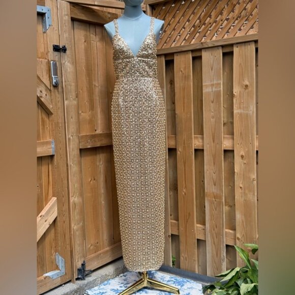 🆕 BRONX & BANCO 🧿 NWOT Allegra Gold Sequin & Beaded Maxi Dress, Sz M US 6 - Picture 2 of 16